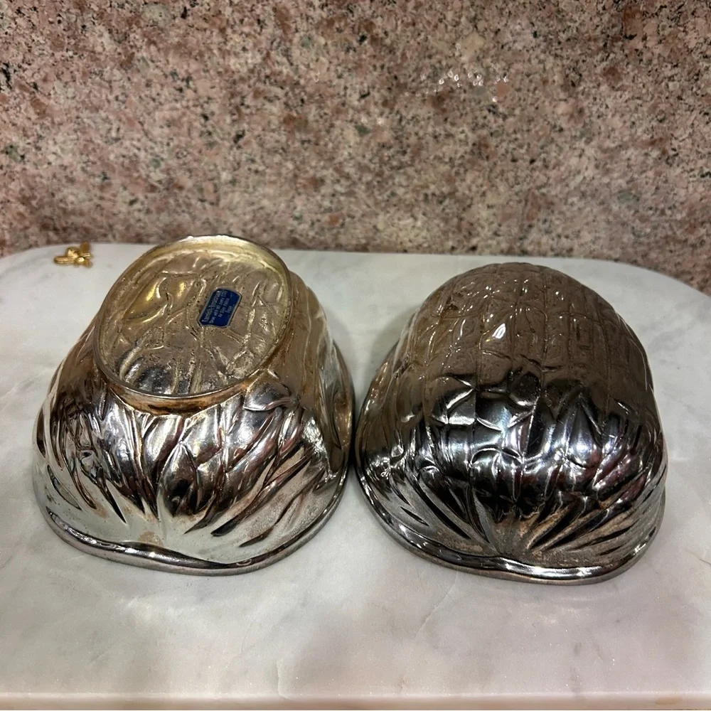 Vintage Walnut‑Shaped Silver‑Plated Nut / Candy Dish — Japan, c.1970s